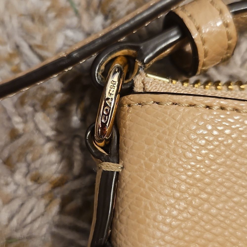 Coach Crossgrain Leather East/West Pop Crossbody F52881 - Picture 3 of 10